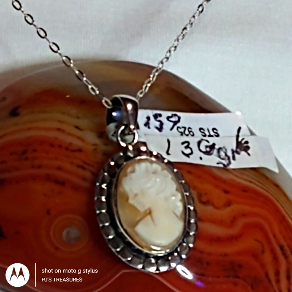 NWT- NATURAL CAMEO SOLID STERLING SILVER PENDANT, 18 OR 20 IN STERLING CHAIN.